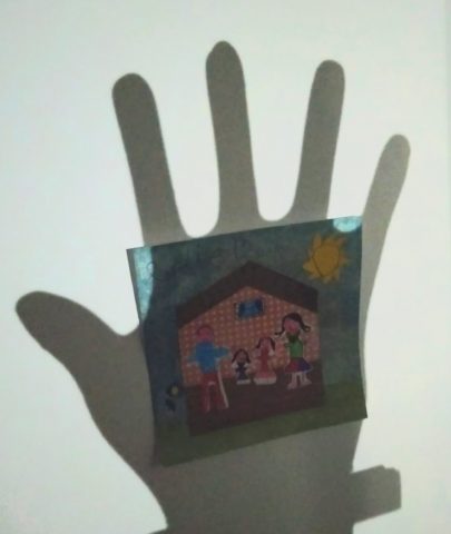 Lydie-sa main sur ma maison2